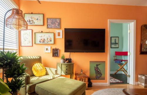 Postmodern Penthouse 1 Min Walk Dining and Shops - Photo 6