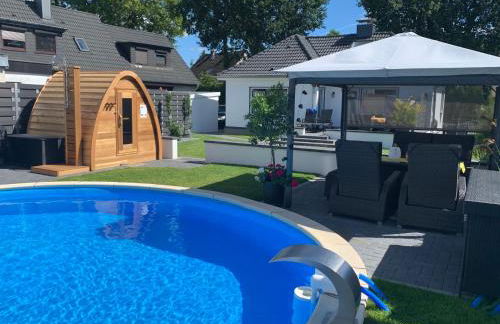 Luxuriöses Ferienhaus Anita mit Pool, Whirlpool und Sauna nahe Timmendorfer Strand, Travemünde und Lübeck - Foto 11