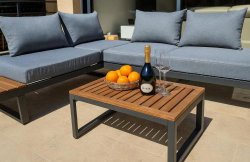 Villa Moderne de Standing avec Piscine Privée à 400m de la Plage - 4 Chambres - Foto 3