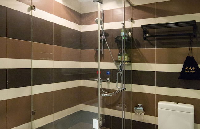 Chengdu Skyline International Apartment - Photo 30