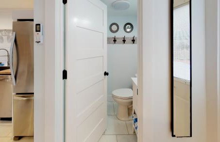 Romantic Secret Garden - Marble Floors & Bath DT Just 2 Blocks Beach Only 3 Miles - Foto 5