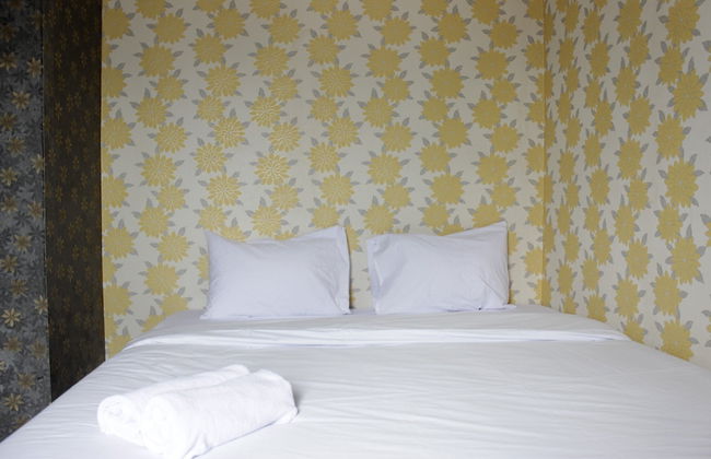 Minimalist 2BR Apartment at Gateway Ahmad Yani Cicadas - Photo 2