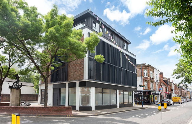 Modern Kingston Home Close to Hampton Court Palace by Underthedoormat - Foto 27