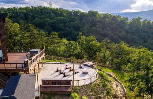 Luxurious A-Frame Mountain Retreat with Hot Tubs & Game Room Near Seneca Rocks, Milam, WV - Foto 75