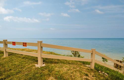 4BR Spacious Condo, Private Lake MI Beach Access, Outdoor Heated Pool - Photo 39