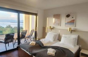 Modern 3BR Apartment with Private Pool, Sea View & Garage - Foto 3