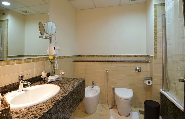 Roda Amwaj Suites - Photo 4