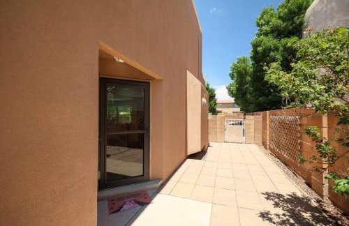 Home near Balloon Fiesta Park! - Photo 10