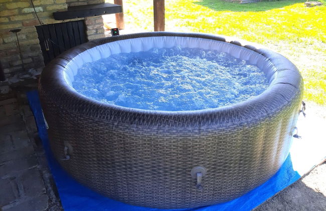 Riverside House With Hot Tub - Photo 18