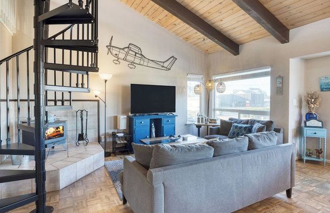 Steps to Beach w/ Patio+deck Foosball Happy Bottom Beach House by Avantstay - Foto 80