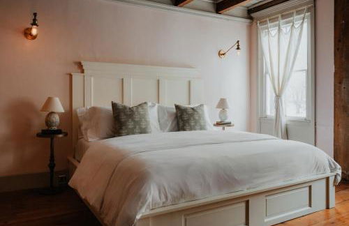 Book Village Inn - Entire Hotel - Foto 46