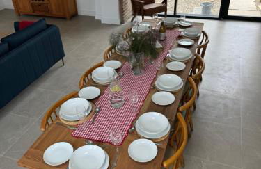 Threshing Barn- Modern 5 Bed, 10 person, Barn Conversion in a Rural Location with Great Access - Foto 38