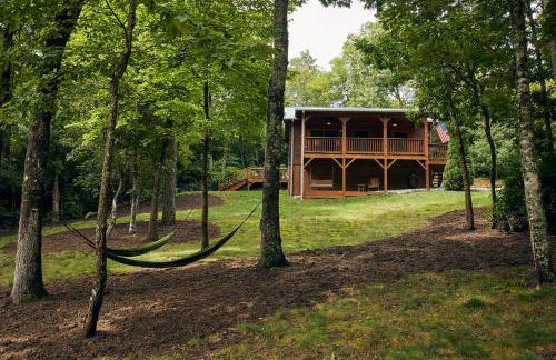 Romantic Penrose Cabin with Pond, Trails and Hot Tub - Foto 24