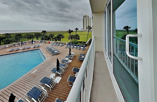 Beachfront Hideaway by Ryson Vacation Rentals - Foto 42