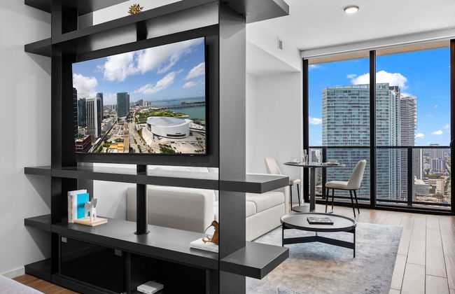 Incredible Downtown Miami City View - Photo 4