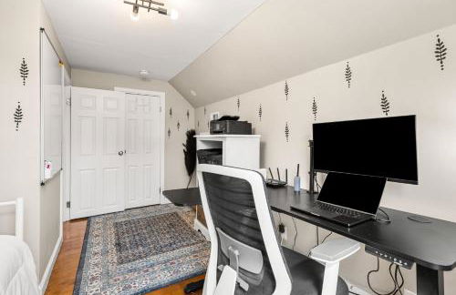 Fenced-in Yard Work From Home Elwyn Park - Foto 23