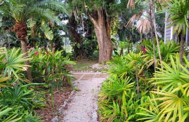 Remodeled 4BR Pool Home/IMG Golf View/Near Beaches - Photo 33