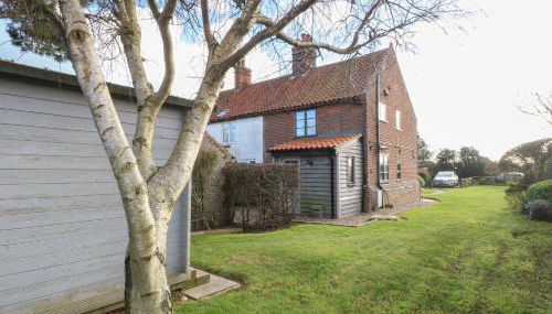 Lanthorn Cottage - Photo 1