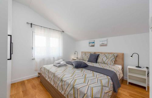 MY DALMATIA - Villa Pezer with heated swimming pool, sauna and Jacuzzi - Foto 24