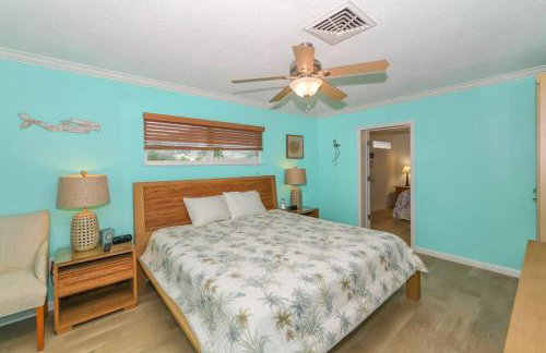 Heated Pool Home - Perfect Location - Walk to Beach, Restaurants and More! - Foto 21