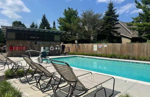 Luxe by the Lake - Pool Access - Photo 61