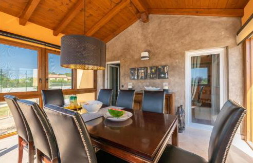 Awesome Home In Sumber - Foto 29