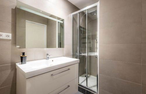 Studio Juan les pins avec terrasse - Photo 8