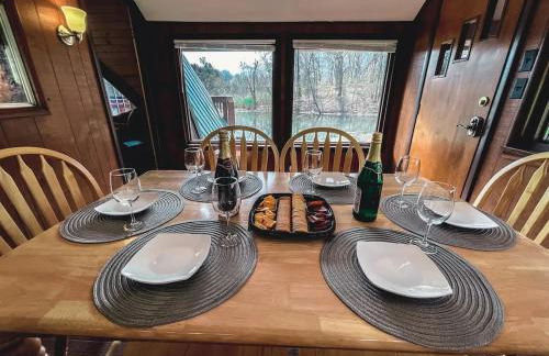 Edgewater Escape, Hocking Hills, Hot Tub, Pond - Photo 21