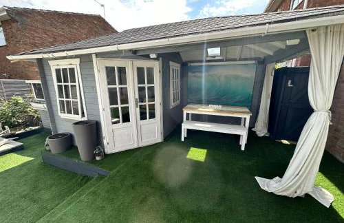 Fantastic 2-Bed House with Parking - Hosted by Hutch Lifestyle - Foto 44