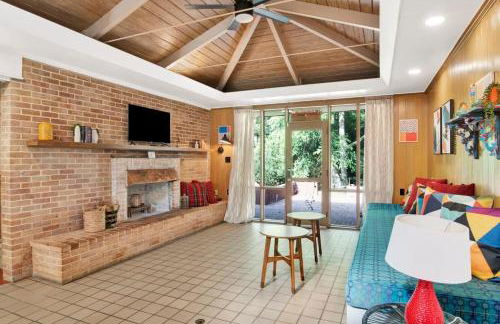 Midcentury Modern - Pool & Hot tub - Retro Retreat - Foto 22