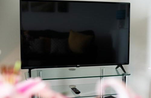 City Access - 3 Beds - Parking - Smart TVs - Foto 19