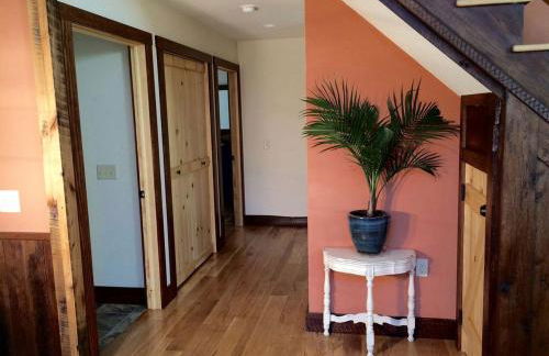 Luxury Cabin for Rent near the Shenandoah National Park, Virginia - Photo 14