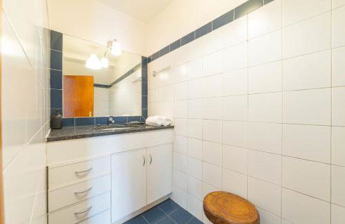 Charming Classic-Rustic Retreat in Historic Lisbon - Photo 15