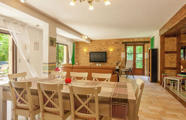 Spacious Farmhouse With Private Heated Pool in a Rustic Garden - Foto 80