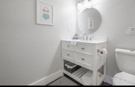 Central Perk Retreat | Heated Pool + Zoo 1 Block! - Foto 18