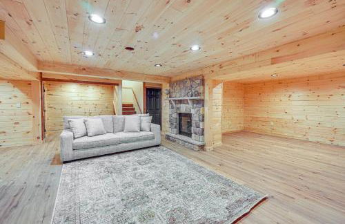 Ski, Hike and More Spacious Log Cabin in Long Pond - Foto 27