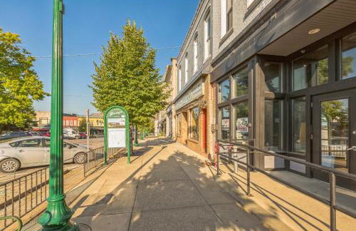 Rustic-Industrial Loft with Courthouse Views apts - Photo 32