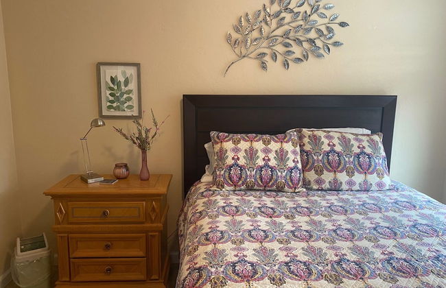 Longer Stay for Travelers Blocks from Hospital and Downtown Security Gates - Foto 6