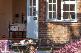 Old Mill Lodge by Huluki Sussex Stays - Foto 13