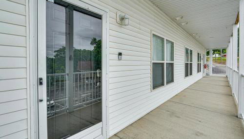 Lakefront Osage Beach Condo: Dock Your Boat Here! - Foto 2