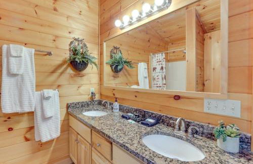 Hot Tub and Game Room Charming Morganton Cabin! - Foto 22
