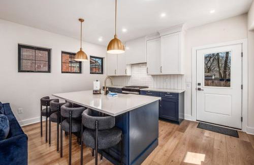 Rooftop Patio, Hot Tub and Games City Escape - Foto 26