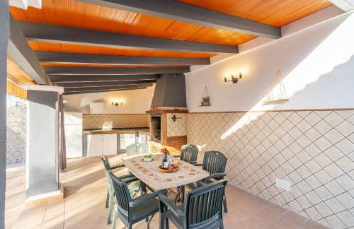 Cubo's Casa El Rodeo & Private Pool - Photo 10