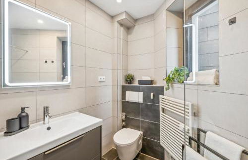 maremar - Design im Zentrum - 2 Schlafzimmer - Luxus Boxspringbetten - Küche - Arbeitsplätze & Highspeed WLAN - Balkon - Foto 9