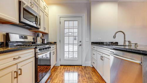 Stay and Play in Ellicottville Village! Home with Deck - Foto 4