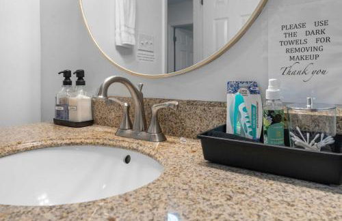 Fire pit - 6 Min to North Hills - Screened Porch - Foto 31