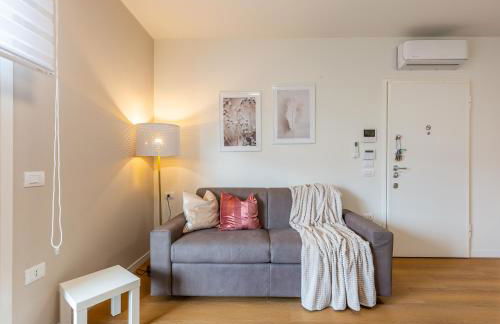 Colombo Palace - viale colombo 358 - Photo 45