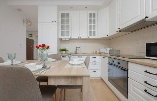 Family Apartment with Parking in Pruszków by Noclegi Renters - Foto 11