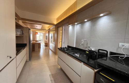 Beira-Mar Sofisticado com Vista Mar e Piscina - Foto 45