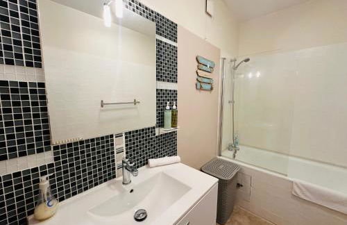 ORLEANS CENTRE PROCHE GARE - Appartement fonctionnel Résidence calme Parking privé gratuit - LE CENTRAL ELEGANCE - Foto 23